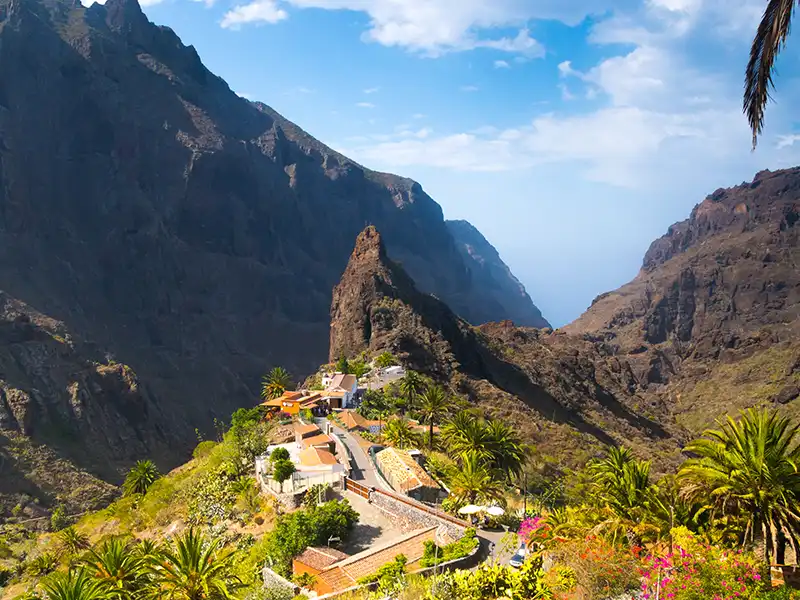 Masca – village pittoresque de Tenerife Village de Masca niché dans les montagnes de Tenerife