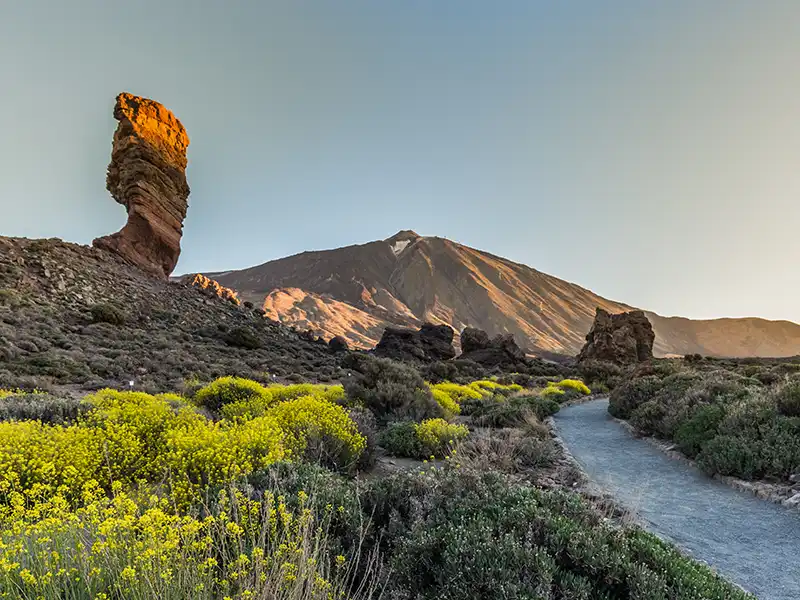 Parc National du Teide – Tenerife Roque Cinchado et volcan Teide – Parc National de Tenerife