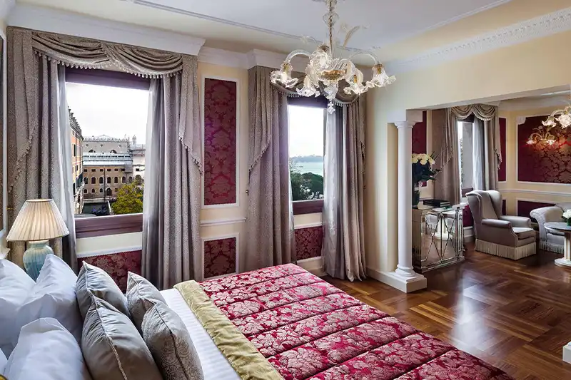 Suite du Baglioni Hotel Luna à Venise avec vue sur la lagune