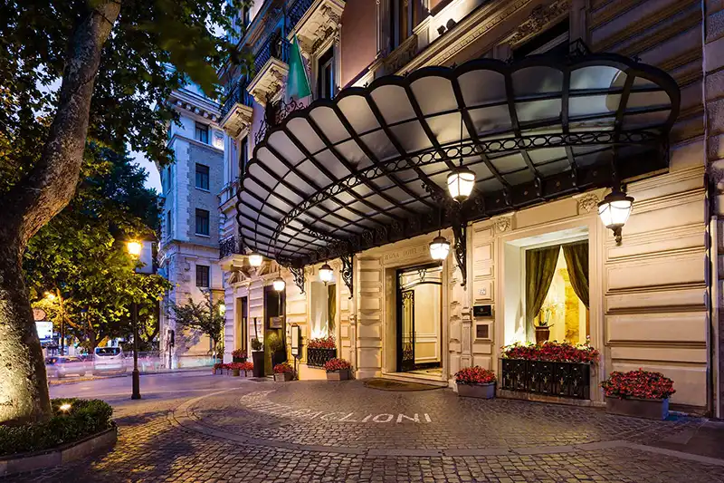 Entrée du Baglioni Hotel Regina Rome sur la Via Veneto