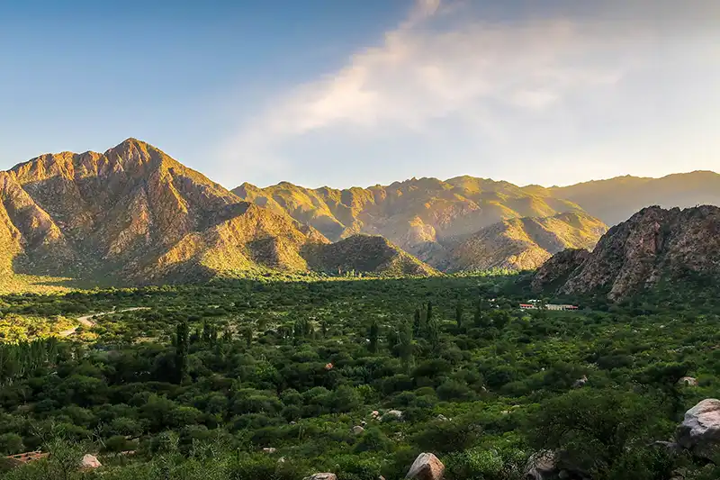 Paysage de montagnes autour de Cafayate en Argentine