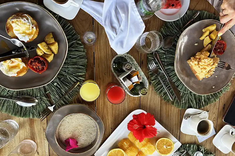 Petit-déjeuner tropical à Joud by the Sea Zanzibar