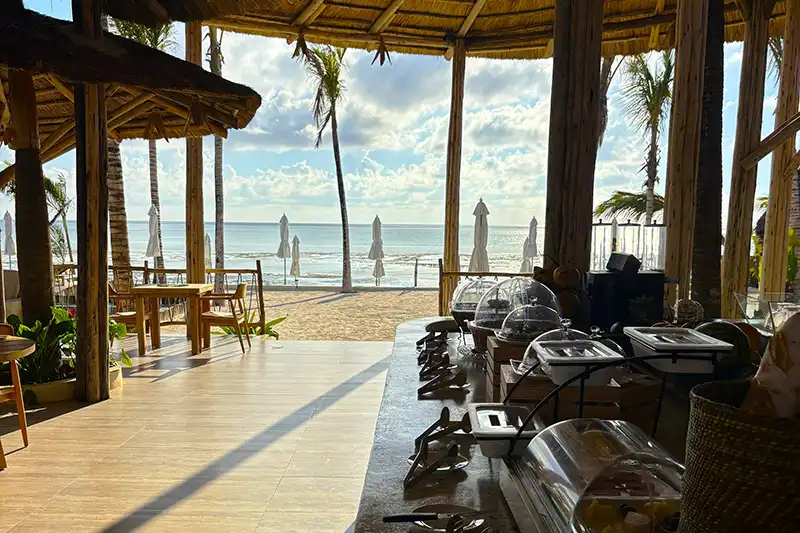 Restaurant en bord de plage à Joud by the Sea Zanzibar