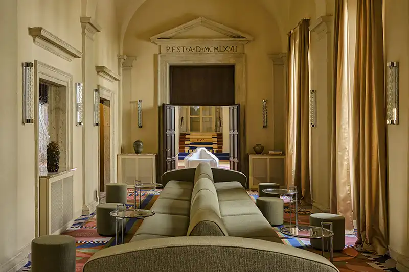 Salon élégant du Palazzo Talia à Rome