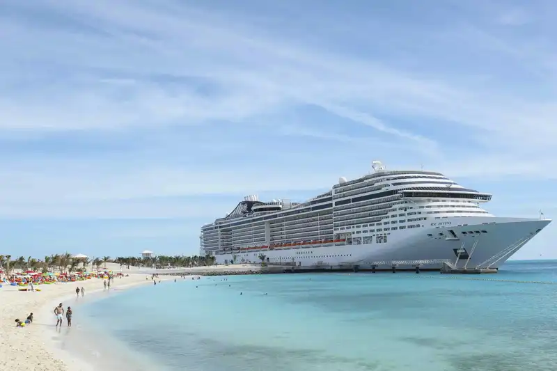 MSC Divina naviguant en Méditerranée