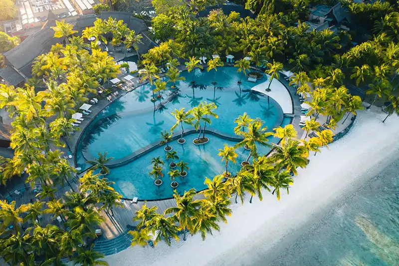 Vue aérienne du Trou aux Biches Beachcomber à l’île Maurice