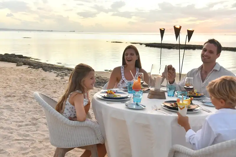 Dîner en famille au Victoria Beachcomber Resort & Spa à l’île Maurice